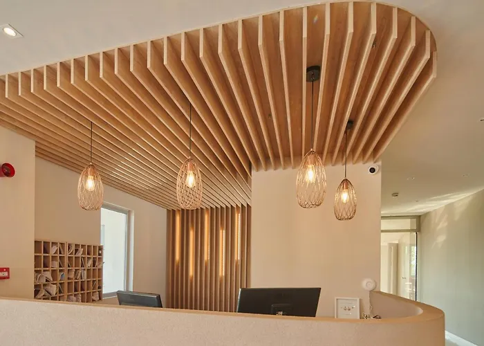 Sunny View מלון 3*